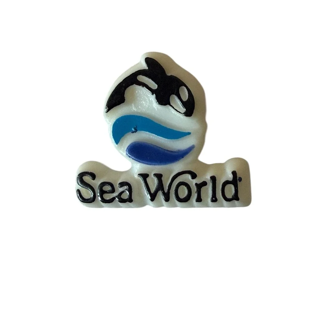 Vintage SeaWorld Shamu Orca Whale‎ Logo Lapel Pin Souvenir White Blue Black